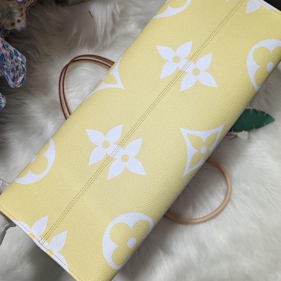 SOLD OUT🎉 Louis Vuitton OTG GM Pink/Yellow New in Box w/ QR Code and reciept - Picture 12 of 16